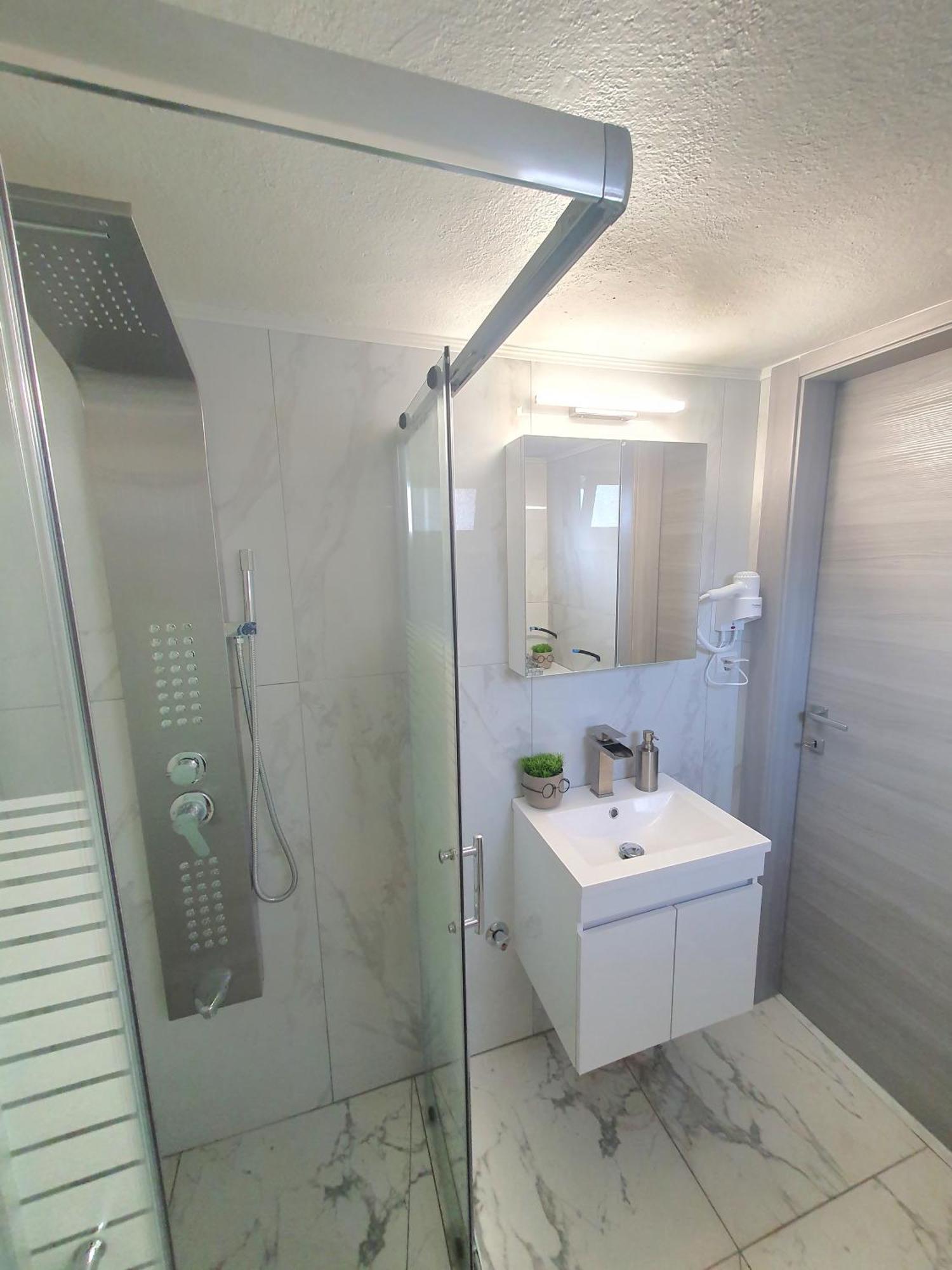 Apartamento Riviera Penthouse PalaiónTsiflíkion Exterior foto